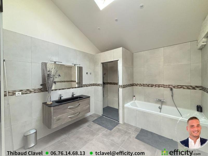 Maison - 283 m² - 10 pièces