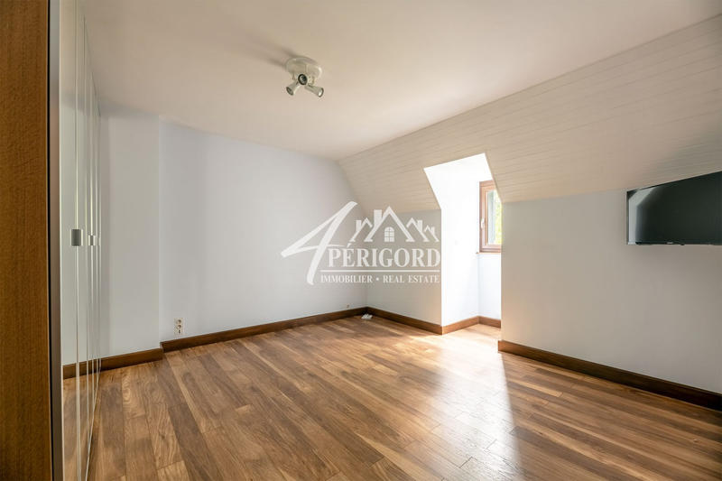 Maison traditionnelle - 145 m² - 6 pièces