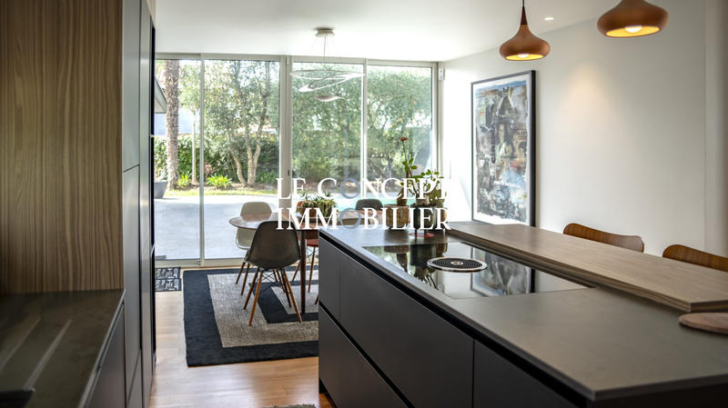 Maison contemporaine - 230 m² - 7 pièces