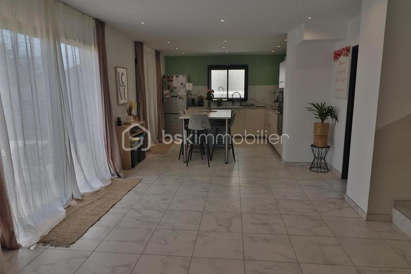 Villa - 105 m² - 4 pièces