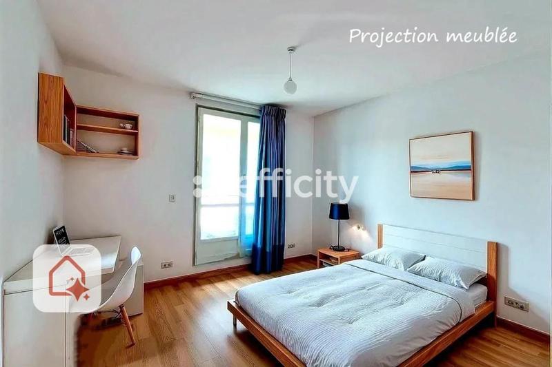 Appartement - 100 m² - 5 pièces