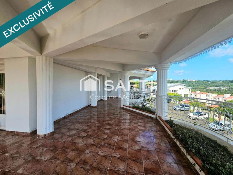 Maison - 207 m² - 7 pièces