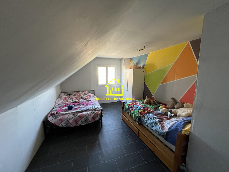 Maison traditionnelle - 160 m² - 8 pièces