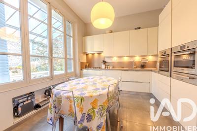Maison - 147 m² - 6 pièces
