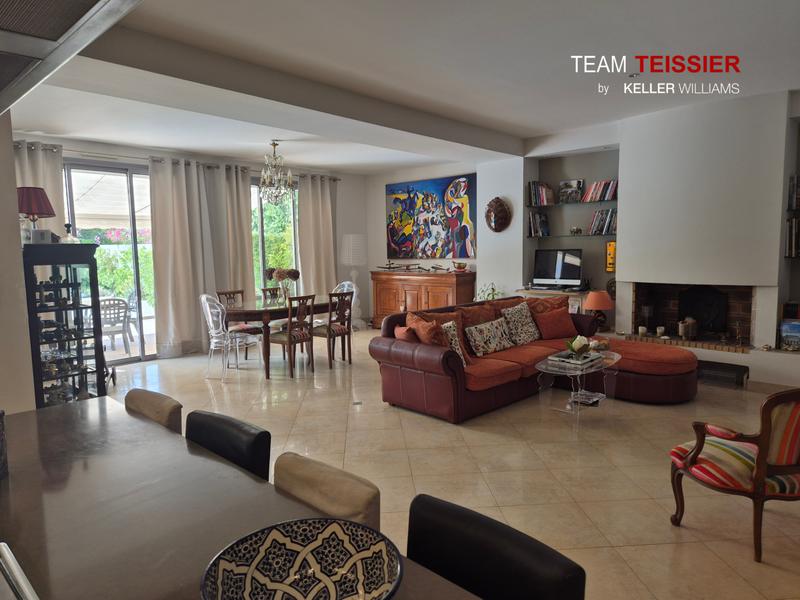 Maison - 200 m² - 6 pièces