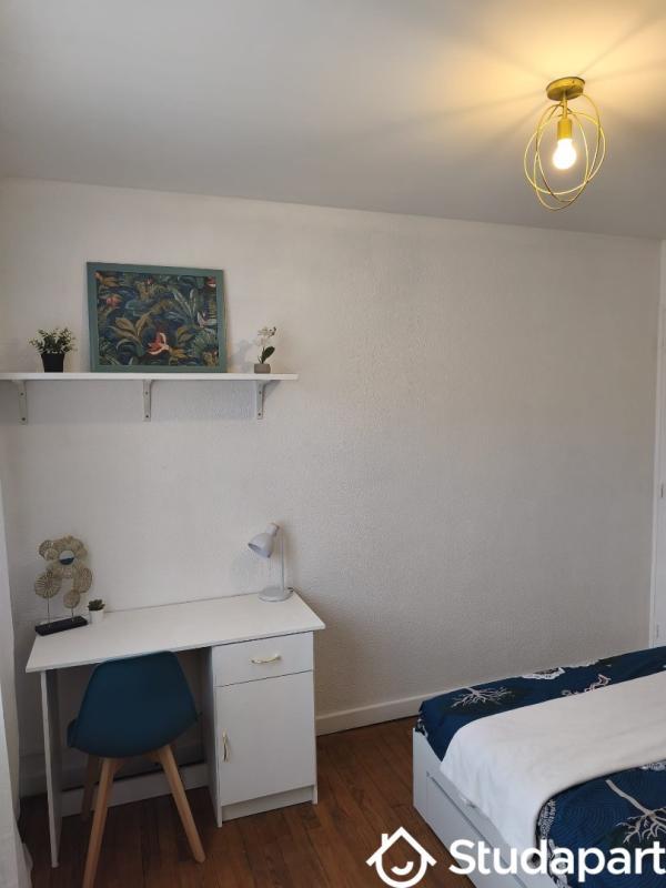 Chambre - 11 m² - 1 pièce