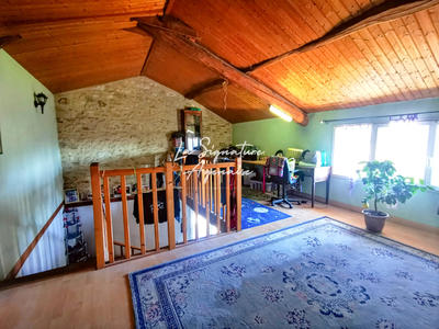 Maison - 251 m² - 7 pièces