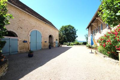 Propriété - 190 m² - 6 pièces