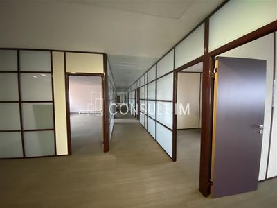 Bureau - 404 m²