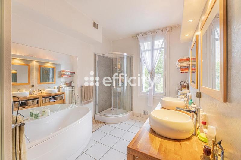 Maison - 143 m² - 7 pièces