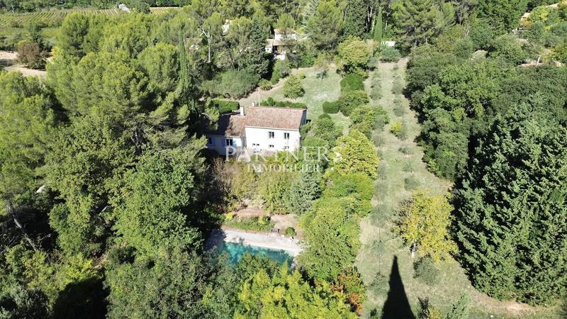 Maison - 365 m² - 11 pièces