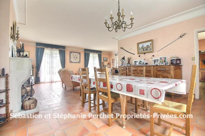 Maison - 229 m² - 8 pièces