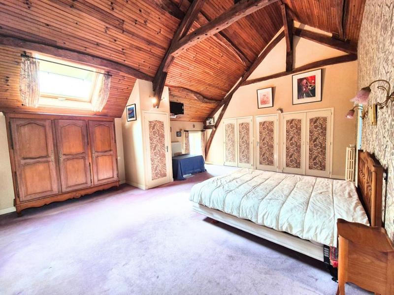 Maison de ville - 252 m² - 8 pièces