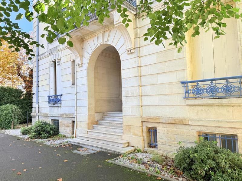 Bureau - 500 m² - 16 pièces