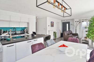 Maison - 82 m² - 5 pièces