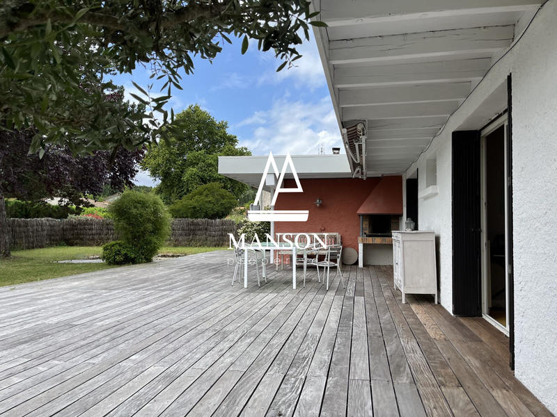 Maison - 180 m² - 8 pièces