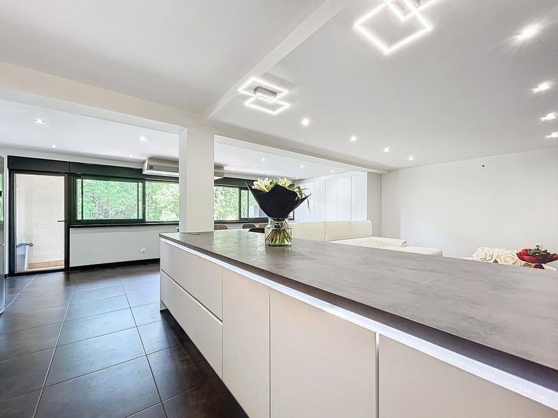 Appartement - 170 m² - 6 pièces