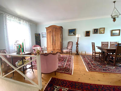 Maison - 123 m² - 8 pièces