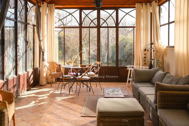 Propriété - 230 m² - 7 pièces