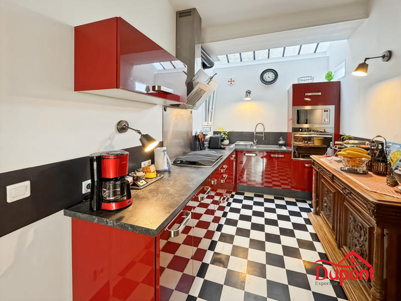 Maison - 190 m² - 8 pièces