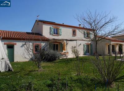 Villa - 192 m² - 8 pièces