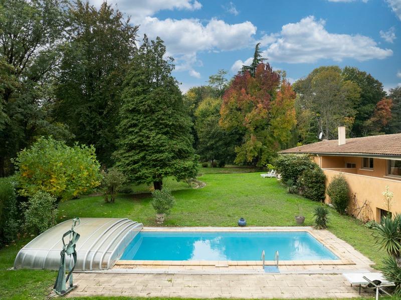 Maison - 333 m² - 9 pièces