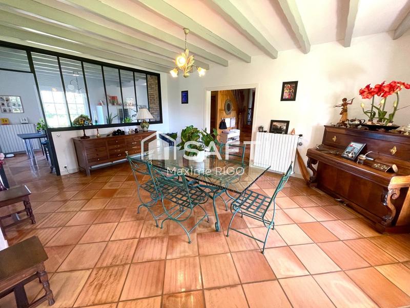 Maison - 230 m² - 10 pièces