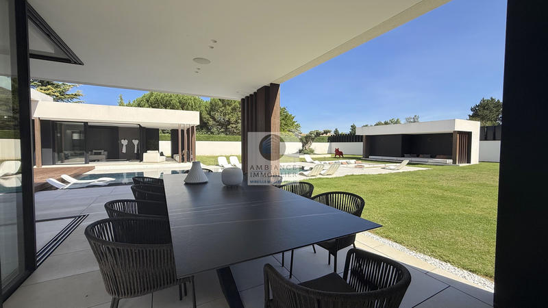 Maison - 282 m² - 7 pièces