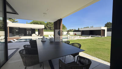 Maison - 282 m² - 7 pièces