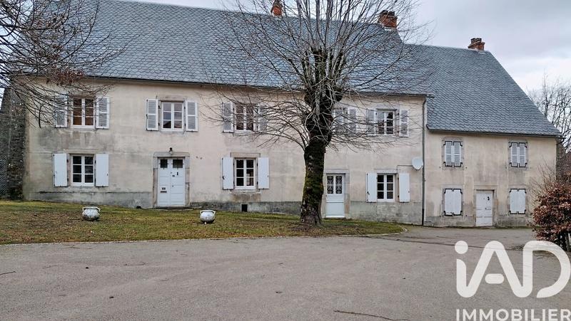 Maison - 335 m² - 13 pièces