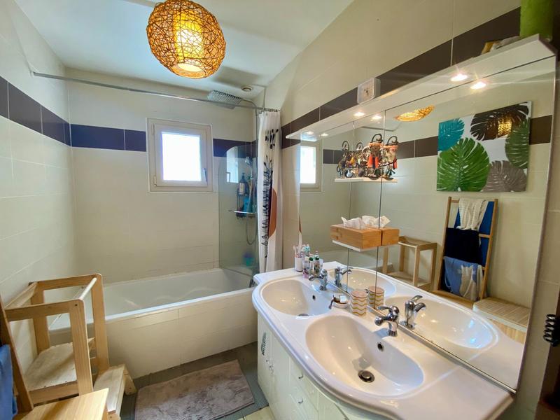 Maison - 140 m² - 6 pièces