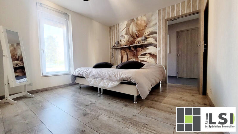 Maison - 233 m² - 8 pièces