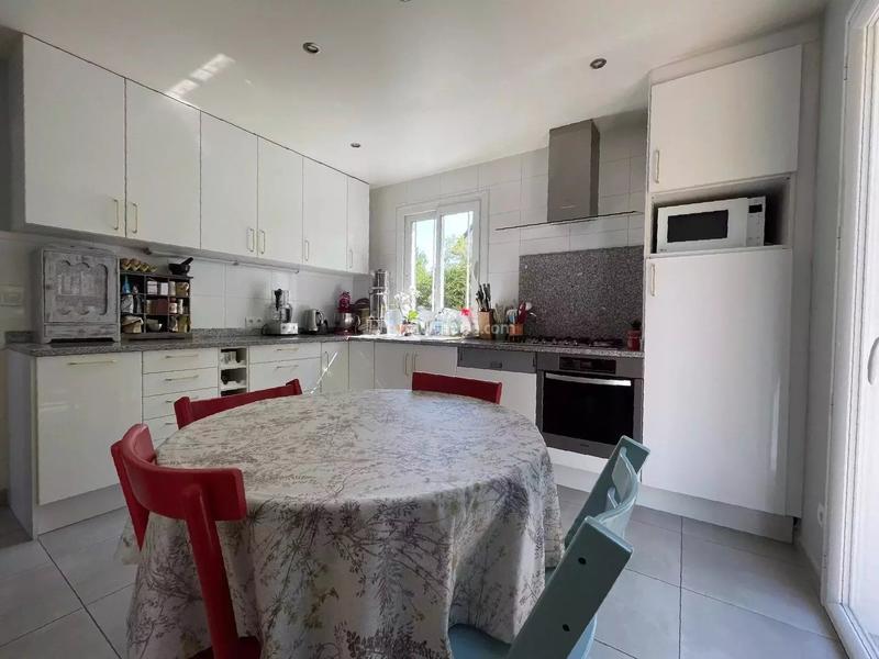 Maison - 96 m² - 5 pièces