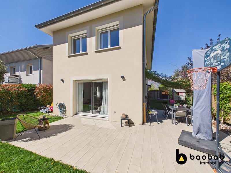 Maison - 122 m² - 5 pièces