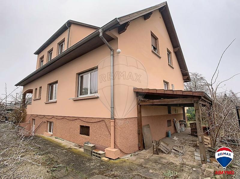 Maison - 219 m² - 8 pièces