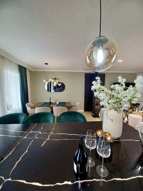 Maison - 170 m² - 5 pièces