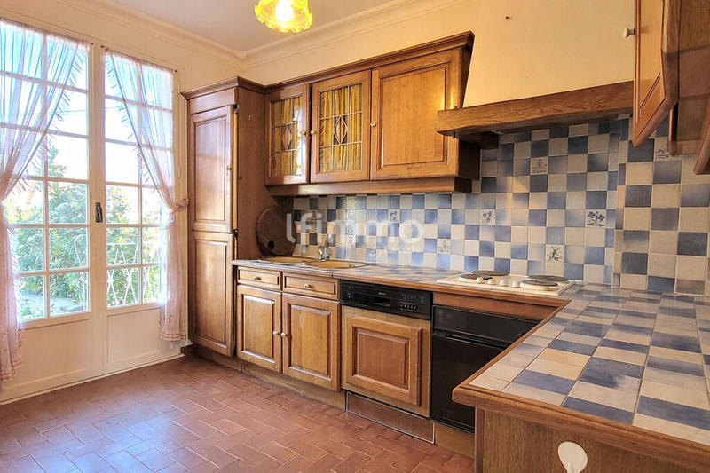 Maison - 144 m² - 9 pièces