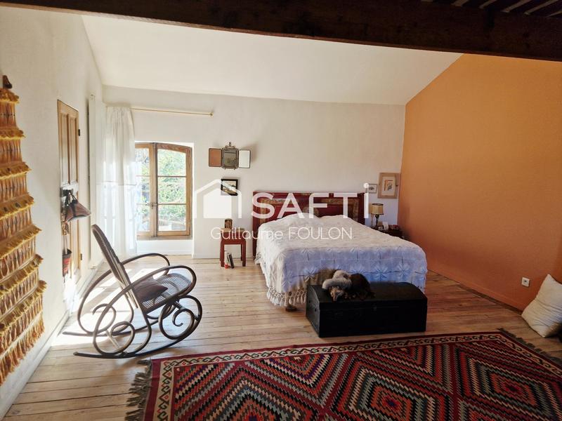 Maison - 432 m² - 9 pièces