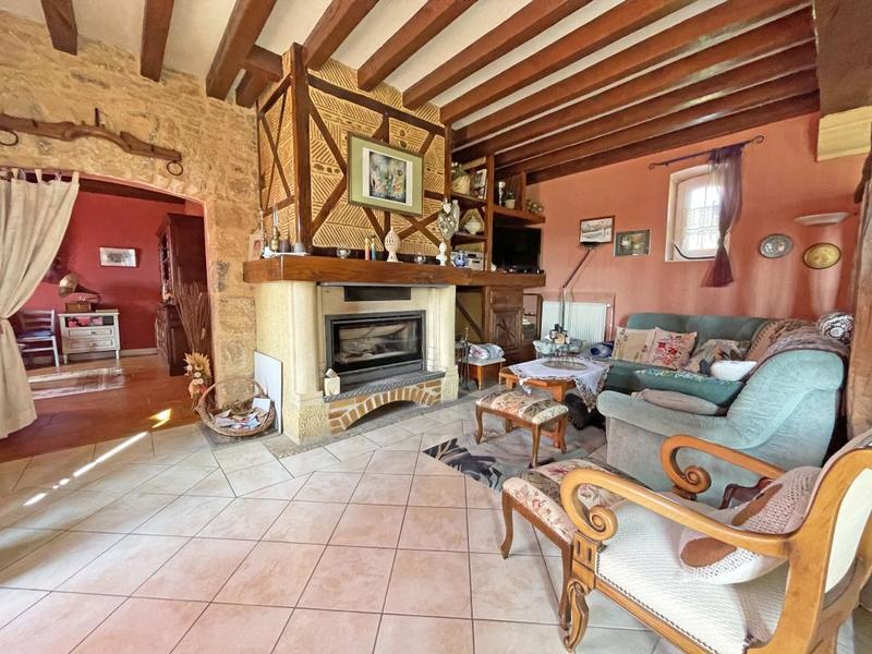 Propriété - 235 m² - 6 pièces