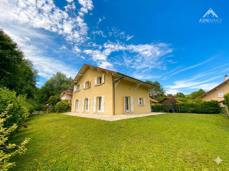 Maison - 180 m² - 5 pièces