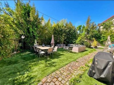 Maison - 263 m² - 8 pièces