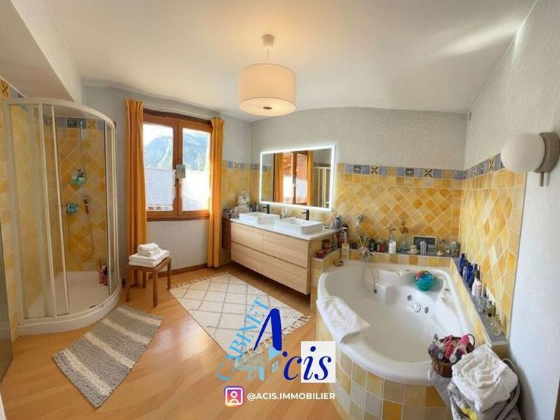 Maison - 195 m² - 7 pièces