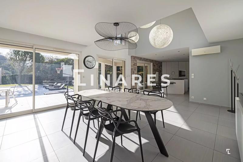 Villa - 226 m² - 5 pièces