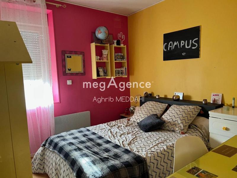 Maison - 201 m² - 8 pièces