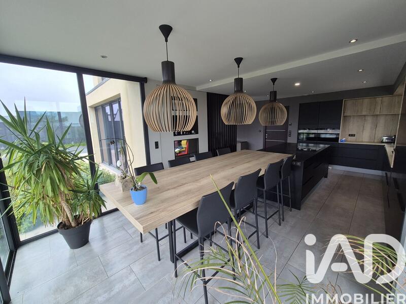 Maison de maîtres - 220 m² - 8 pièces