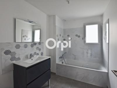 Appartement - 90 m² - 4 pièces