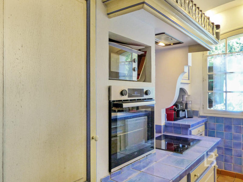 Maison - 222 m² - 8 pièces