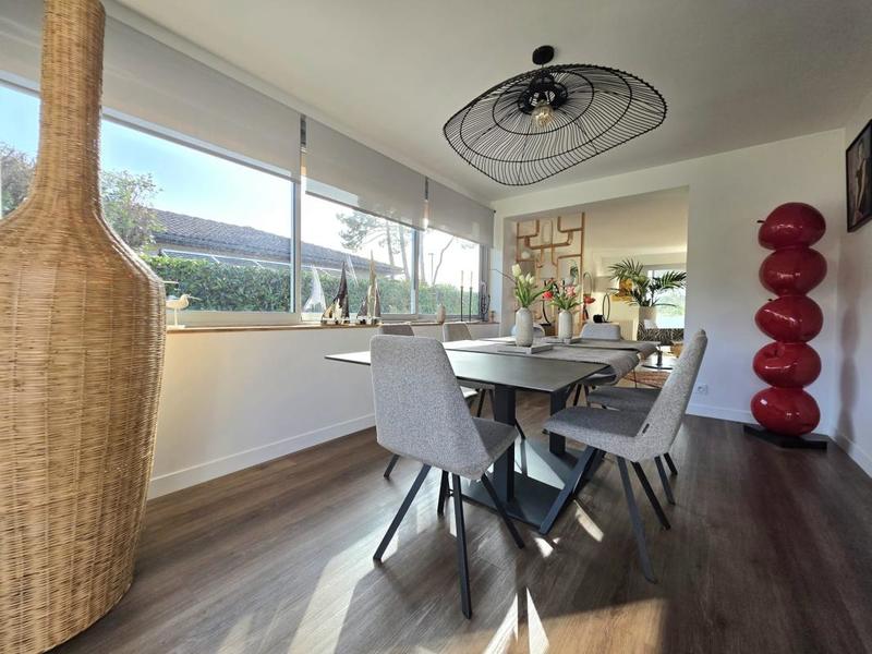 Maison - 186 m² - 7 pièces