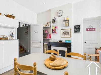 Maison - 198 m² - 8 pièces