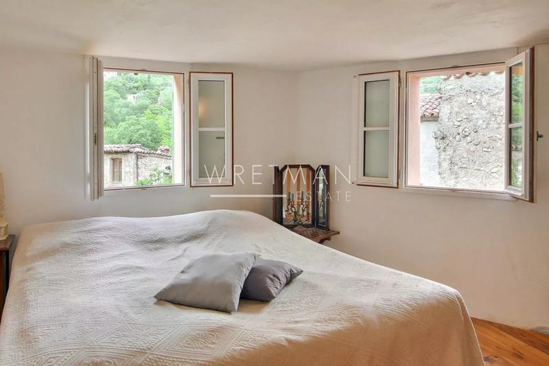 Maison de village - 80 m² - 4 pièces